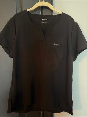 Jaanuu Black Women's V-Neck Scrub Top